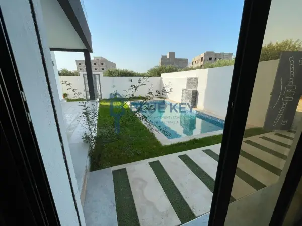 À Vendre – Superbe Villa S+4 avec Piscine à Baraket Sahel, Hammamet