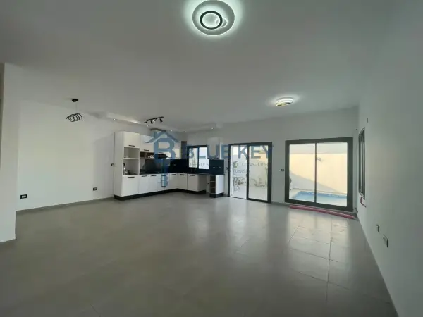 À Vendre – Villa S+4 avec Piscine à Yasmine Hammamet