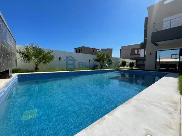 À LOUER À L’ANNÉE – VILLA DUPLEX S+4 MEUBLÉE AVEC PISCINE SITUE A YESMINE HAMMAMET