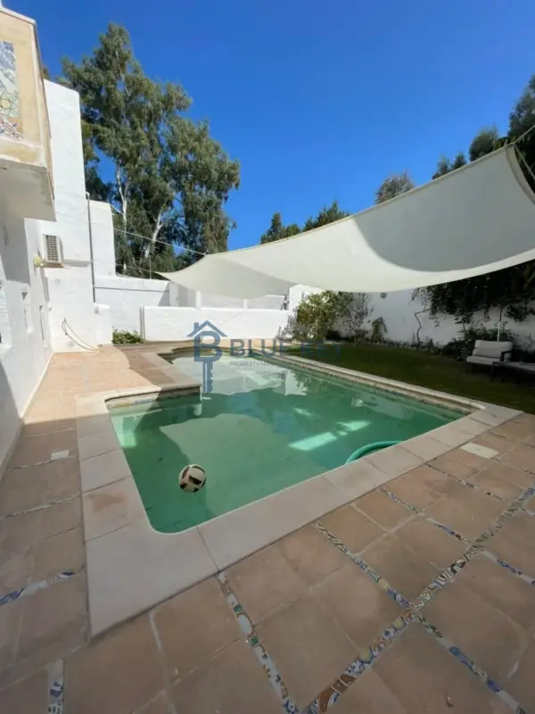 étage de villa avec piscine a louer